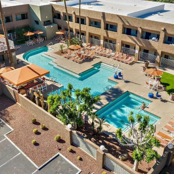 3棕榈酒店，位于斯科茨的酒店