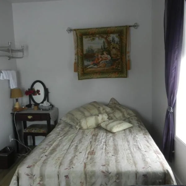 Gite La Ptite Falaise hébergement touristique et appartement，位于圣安娜德蒙的酒店