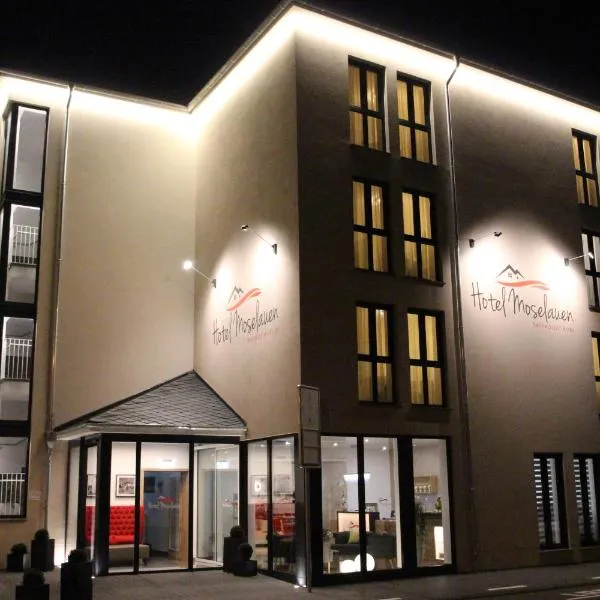Hotel Moselauen，位于贝尔恩卡斯特尔-库斯的酒店