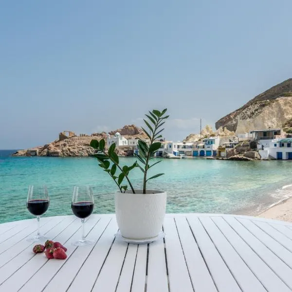 Blue Mare Apartments on the beach，位于Firopótamos的酒店