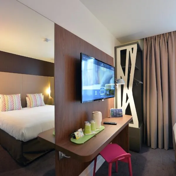 CAMPANILE PARIS - Clichy Centre,位于克利希的酒店