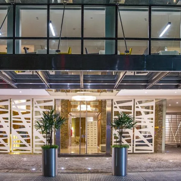 Howard Johnson Plaza Buenos Aires，位于布宜诺斯艾利斯的酒店