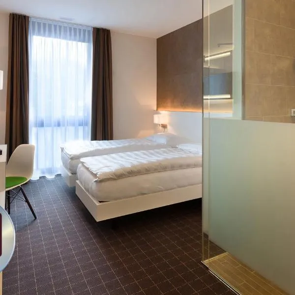 b-smart motel Sevelen，位于Haag的酒店