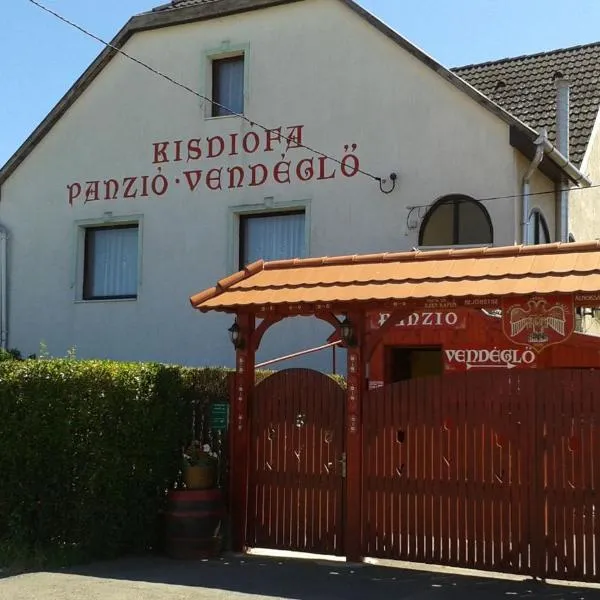 Kisdiófa Panzió és Vendéglő，位于Vajdácska的酒店