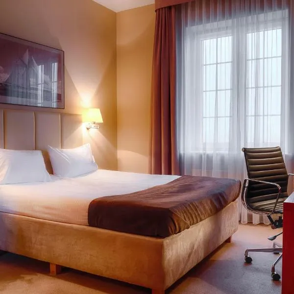 什切青福克斯酒店，位于什切青的酒店