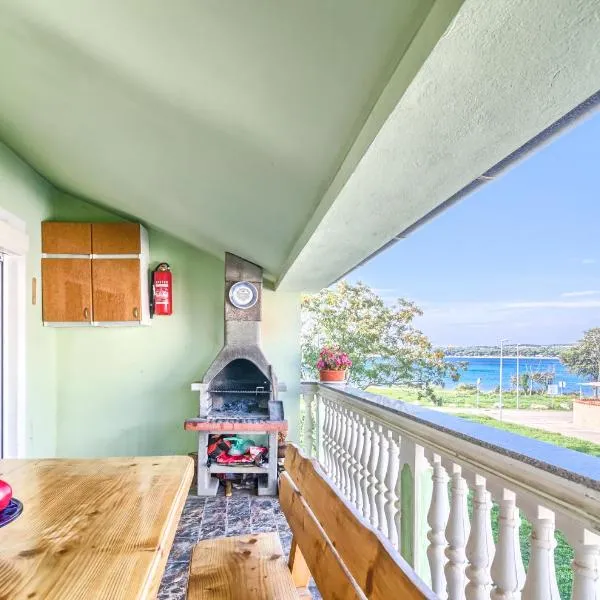 Apartmani Marin-Pošesi 182，位于梅杜林的酒店