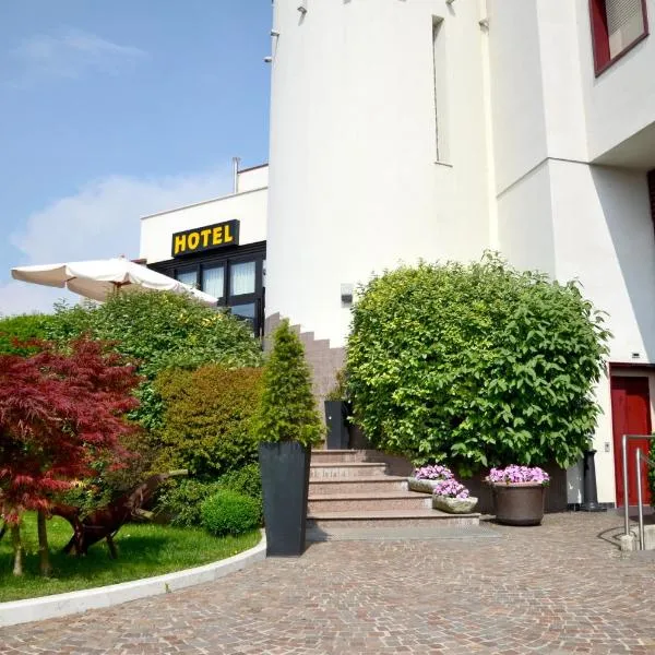 达佛朗哥酒店，位于Castelbelforte的酒店
