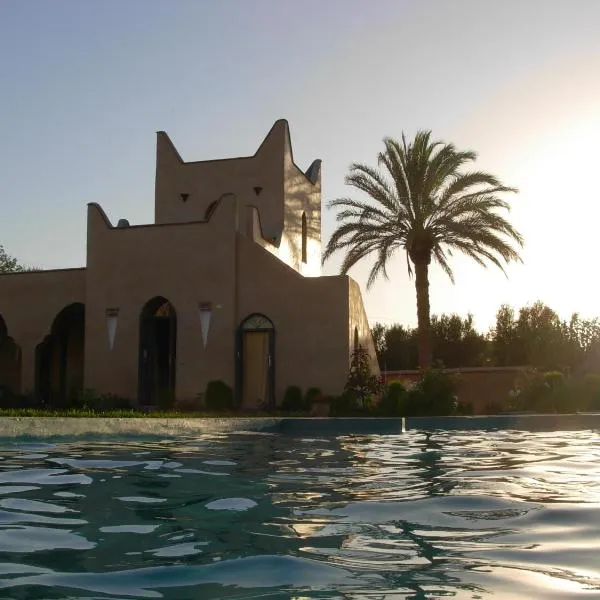 贾丹埃皮斯花园酒店，位于Aït Bouih Ben Ali的酒店