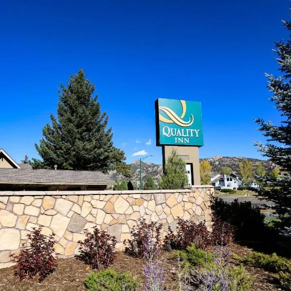 Quality Inn near Rocky Mountain National Park，位于埃斯蒂斯帕克的酒店