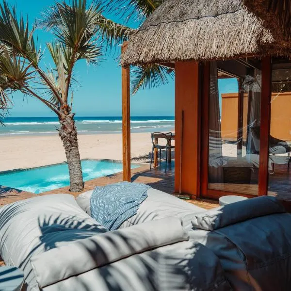 Eclectic Beach Retreat，位于Maxixe的酒店