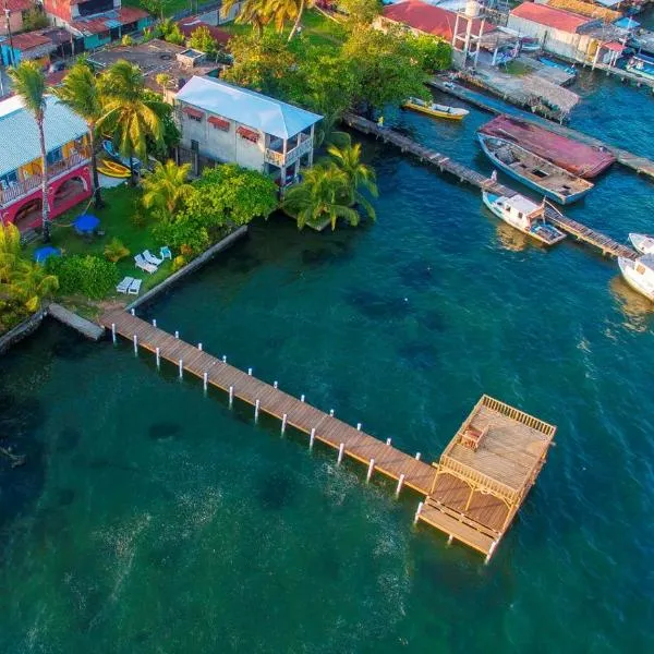 Casa Nostra，位于Puerto Santo Tomás de Castilla的酒店