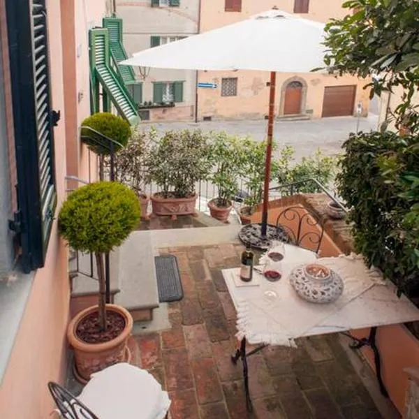 Appartamenti La Rocca，位于帕拉伊阿的酒店