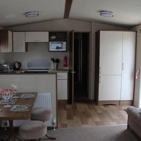 3 Bed Static Caravan @ Hoburne Devon Bay，位于佩恩顿的酒店