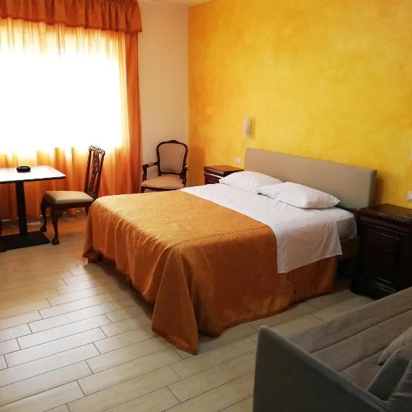 Hotel La Vela，位于博斯科雷亚莱的酒店