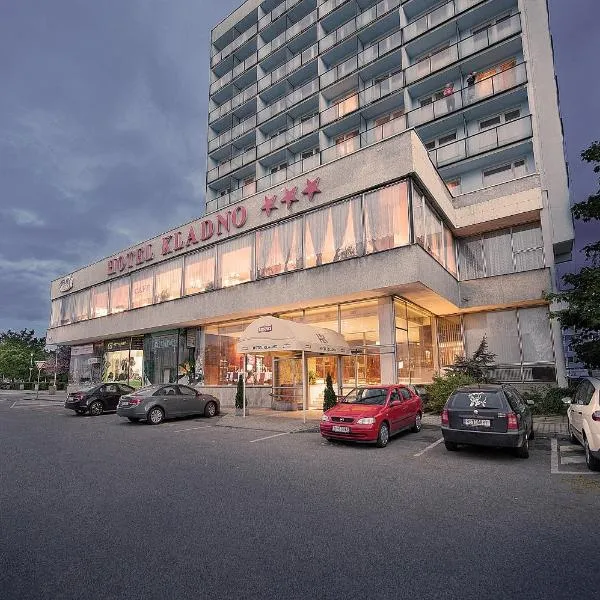 Retro Hotel Kladno，位于Smečno的酒店