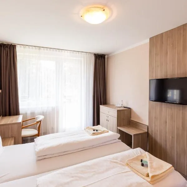 Bed & Breakfast Hotel Perla，位于瓦赫河畔新梅斯托的酒店
