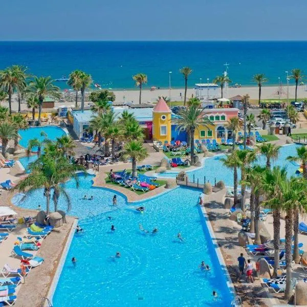 Mediterraneo Bay Hotel & Resort，位于滨海罗克塔斯的酒店