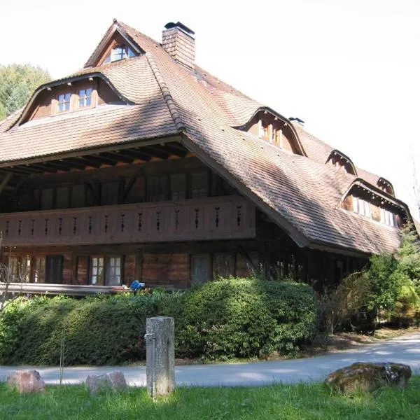 Der Lautenbachhof，位于巴特泰纳赫-察费尔施泰因的酒店