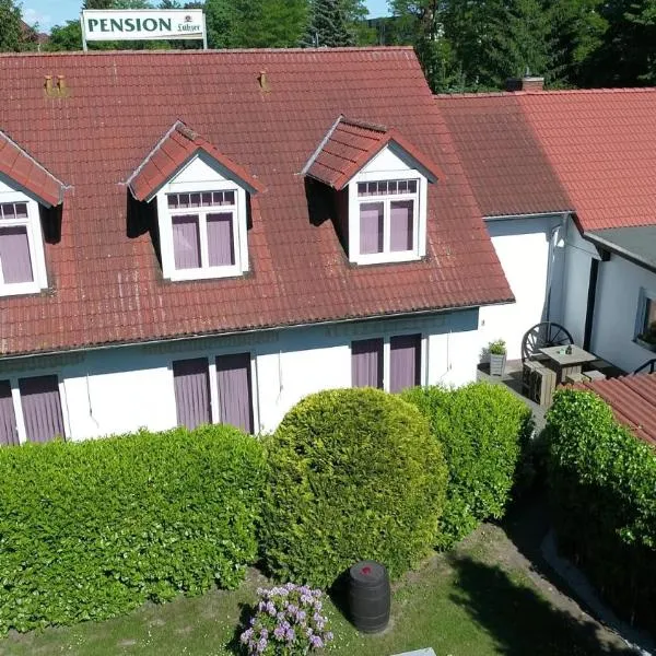 Pension Zum Lindeneck，位于Lübz的酒店