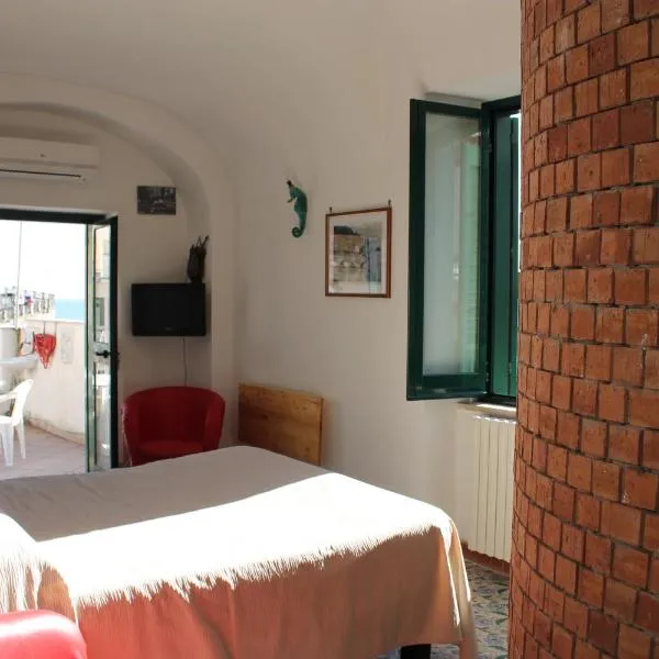 Attico del Cavaliere，位于阿特拉尼的酒店