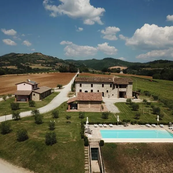 AGRITURISMO La COLLINA del SOLE，位于古比奥的酒店