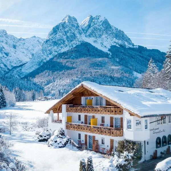 Boutique Hotel Längenfelder Hof，位于格赖瑙的酒店