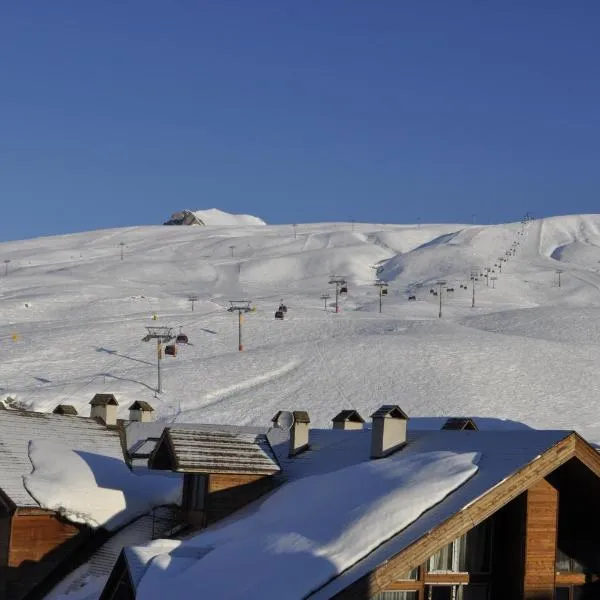 Frozen View New Gudauri，位于卡兹贝吉的酒店