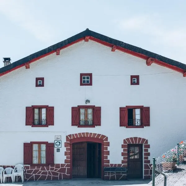 Casa Navarlaz S N，位于Valcarlos的酒店