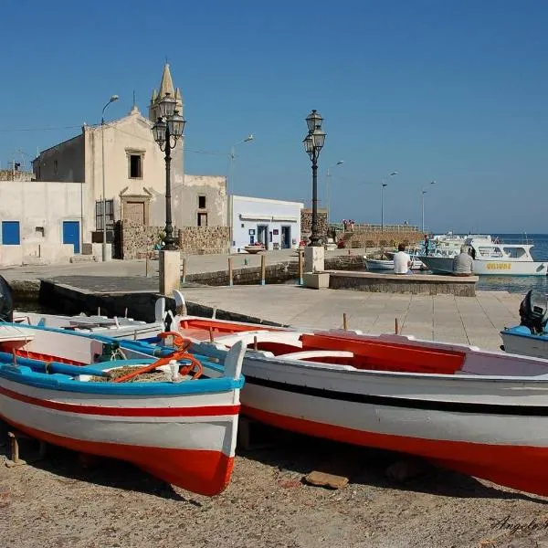 Lipari By The Beach，位于利帕里的酒店