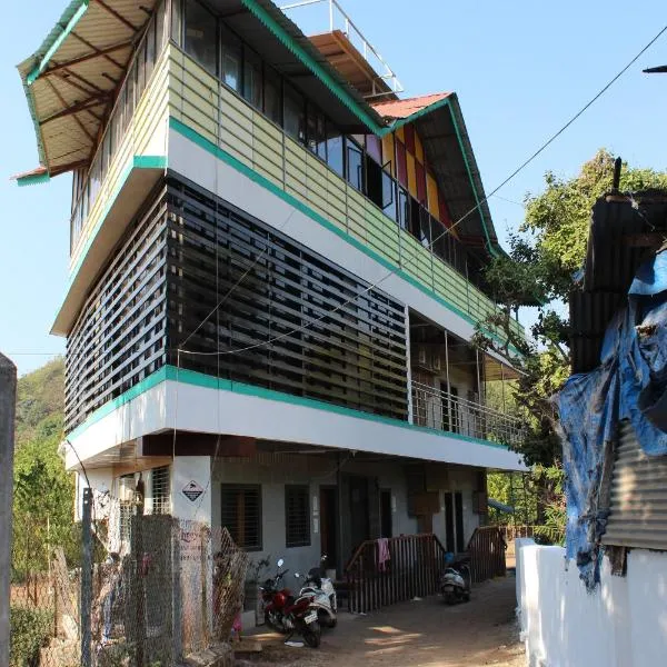 Shreyas Guest house - Tatkare Villa，位于卡希德的酒店