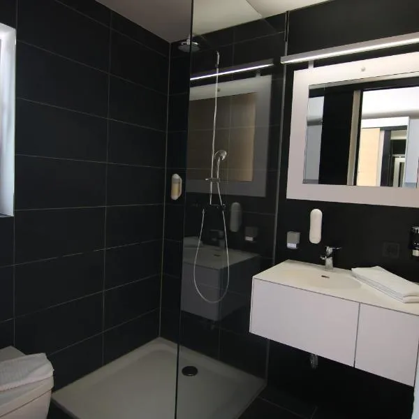 ME Hotel by WMM Hotels，位于Meitingen的酒店