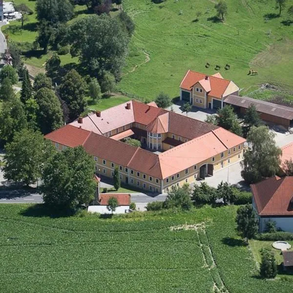 Gasthof Fischer Dörnbach，位于Sankt Florian bei Linz的酒店