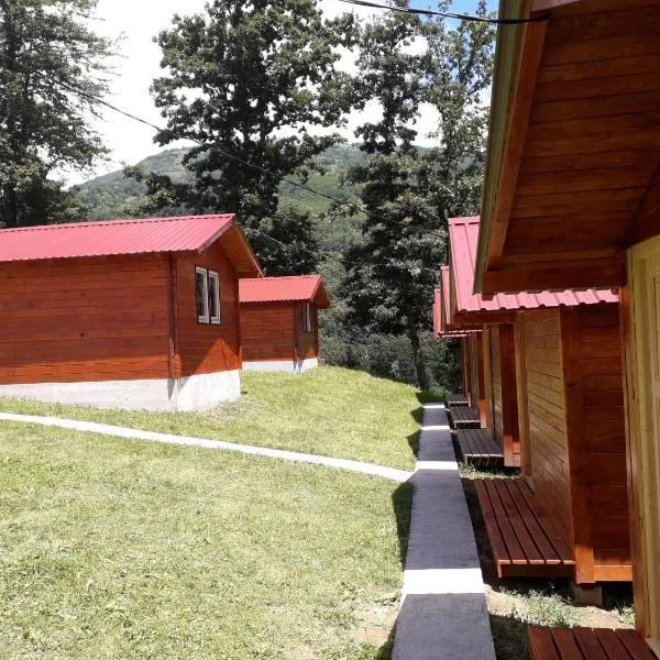 Ethno Village Koljeno Camp & Bungalows，位于Murino的酒店