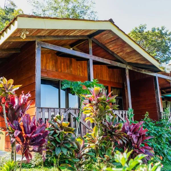 Heliconias Rainforest Lodge，位于Martirio的酒店