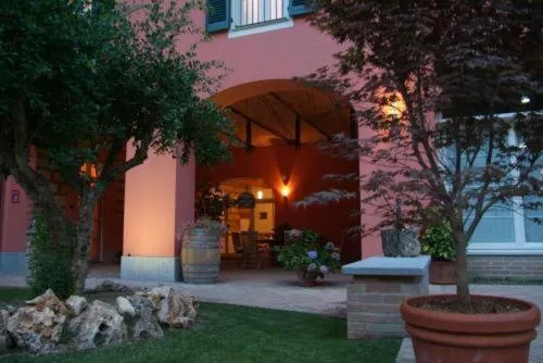 La Locanda del Melograno，位于Sala Monferrato的酒店