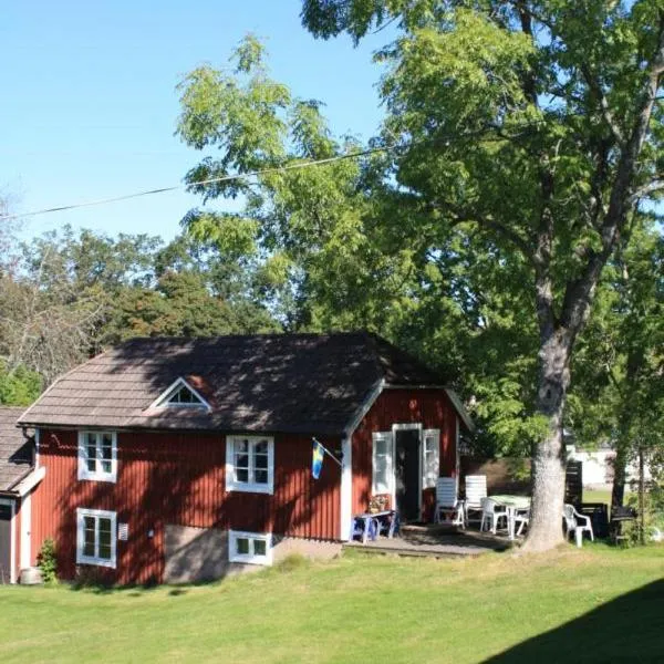 MY LITTLE BED & BREAKFAST & HOLIDAY HOME，位于Älghult的酒店