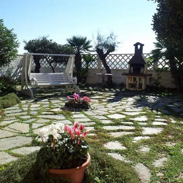 il giardino sul mare B&B，位于里瓦利古雷的酒店