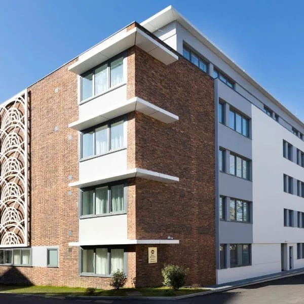 Best Western Hôtel Journel Paris Sud，位于Ris-Orangis的酒店