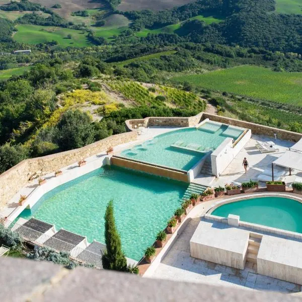 Castello di Velona Resort, Thermal SPA & Winery，位于蒙塔尔奇诺的酒店