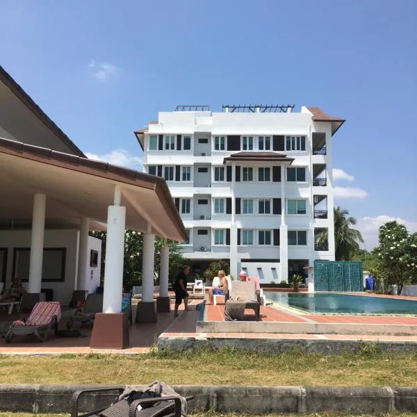 Khanom Beach Residence Rental Condo，位于Ban Na Dan的酒店