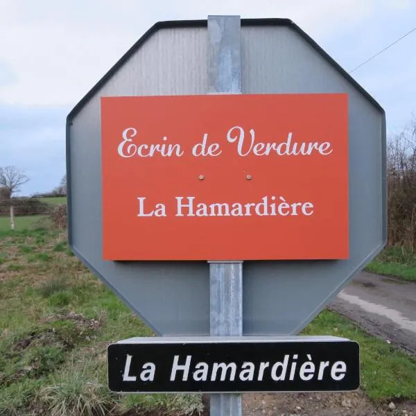 Ecrin de Verdure，位于Sainte-Suzanne的酒店