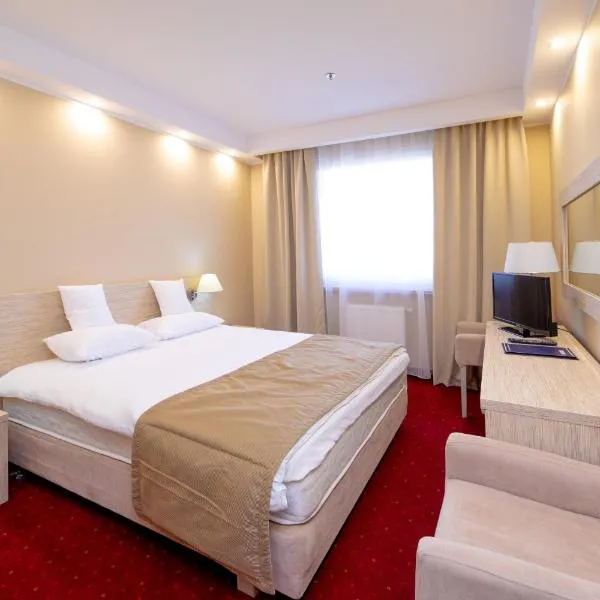 500酒店，位于Swadzim的酒店