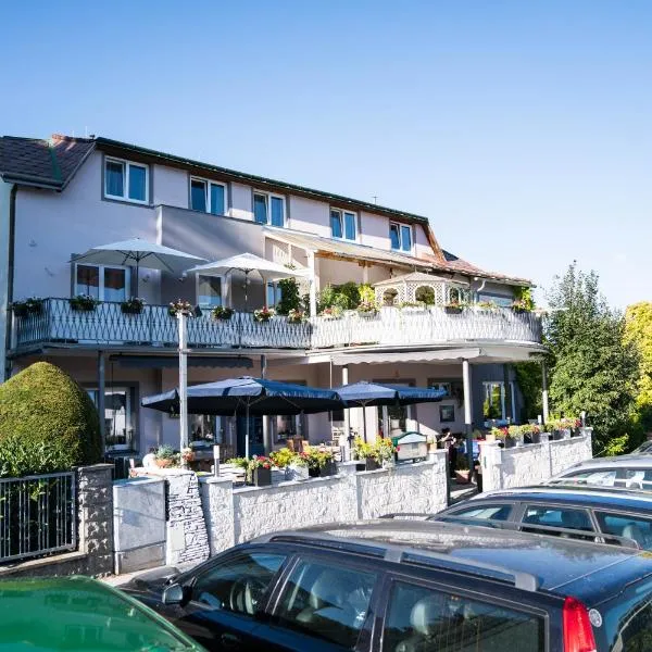 Pension & Restaurant La Amalia，位于Bad Sauerbrunn的酒店