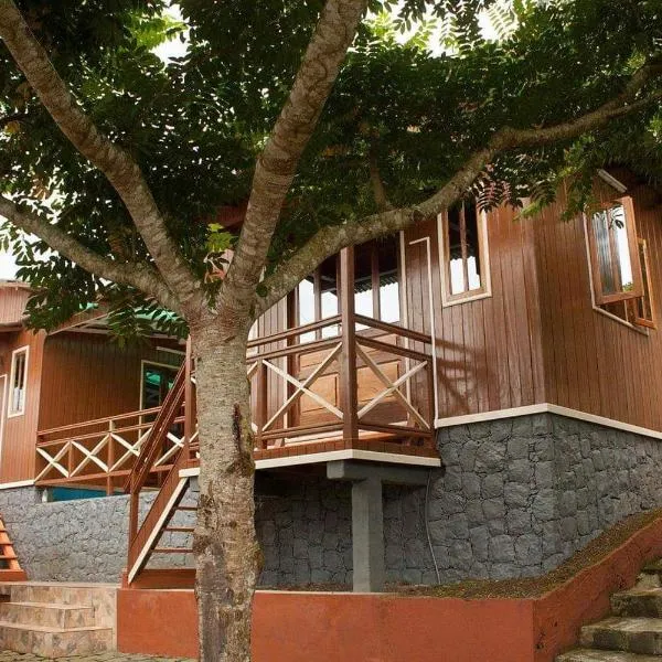 GUEST HOUSE QUINTA NATURAL Bangalots，位于圣多美的酒店