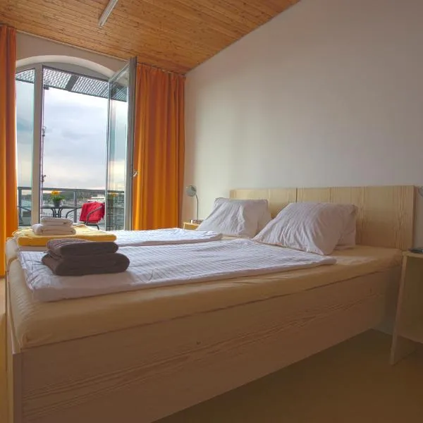 Labe Aréna Račice，位于什捷季的酒店