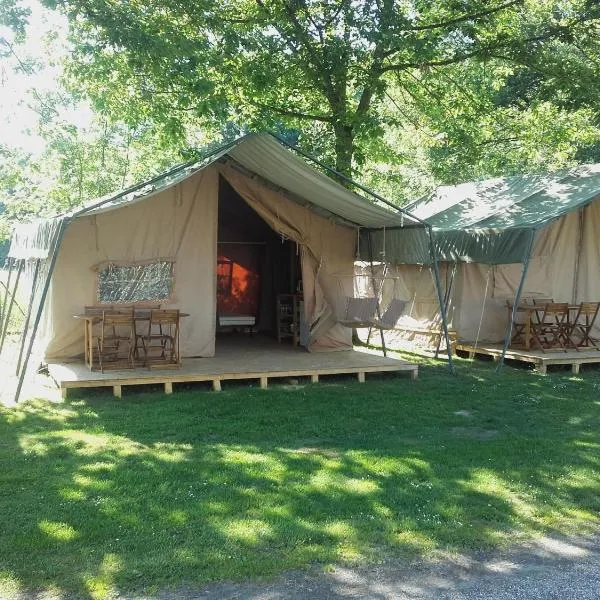 Camping des eydoches - 3 étoiles，位于La Côte-Saint-André的酒店