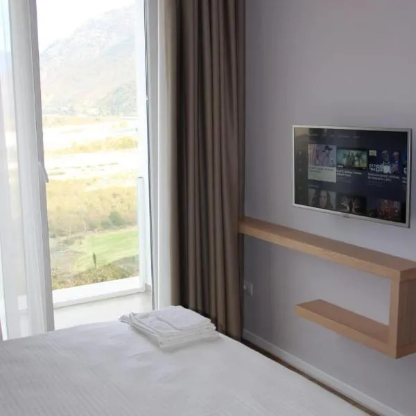 Hotel Auto Grill Roberti，位于Tepelenë的酒店