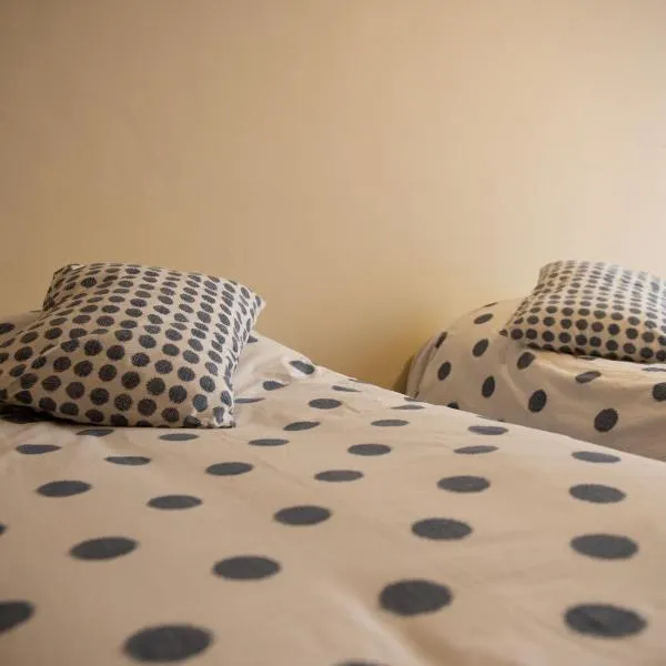 Apartamentos Aguilar，位于阿尔卡尼斯的酒店