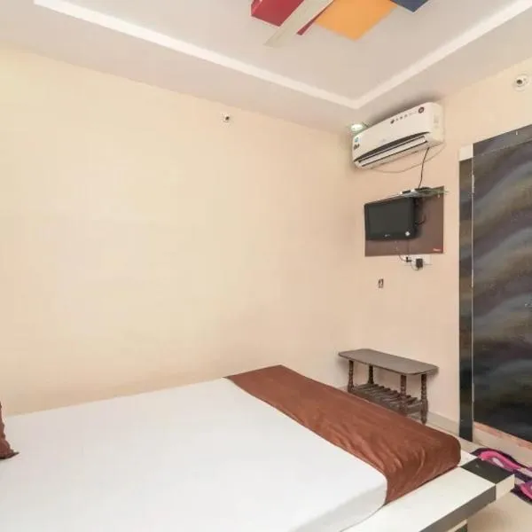 Hotel Rameshwaram，位于乌贾因的酒店