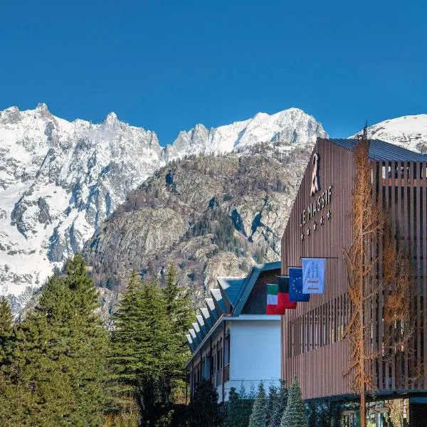 Le Massif Hotel & Lodge Courmayeur The Leading Hotels of the World，位于库马约尔的酒店